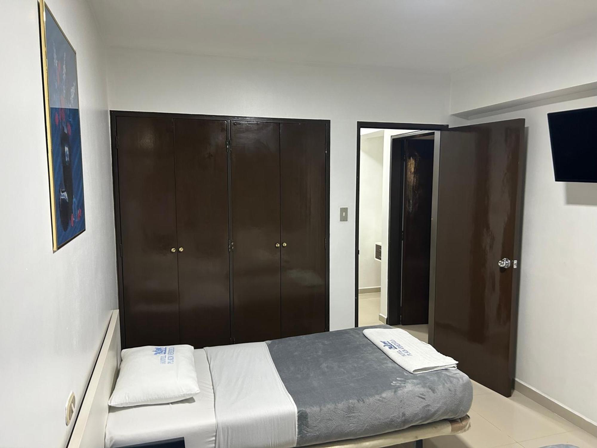קראקס Hotel Plaza Venezuela מראה חיצוני תמונה